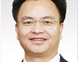 萬慶良(曾任廣東省委常委、廣州市委書記。)